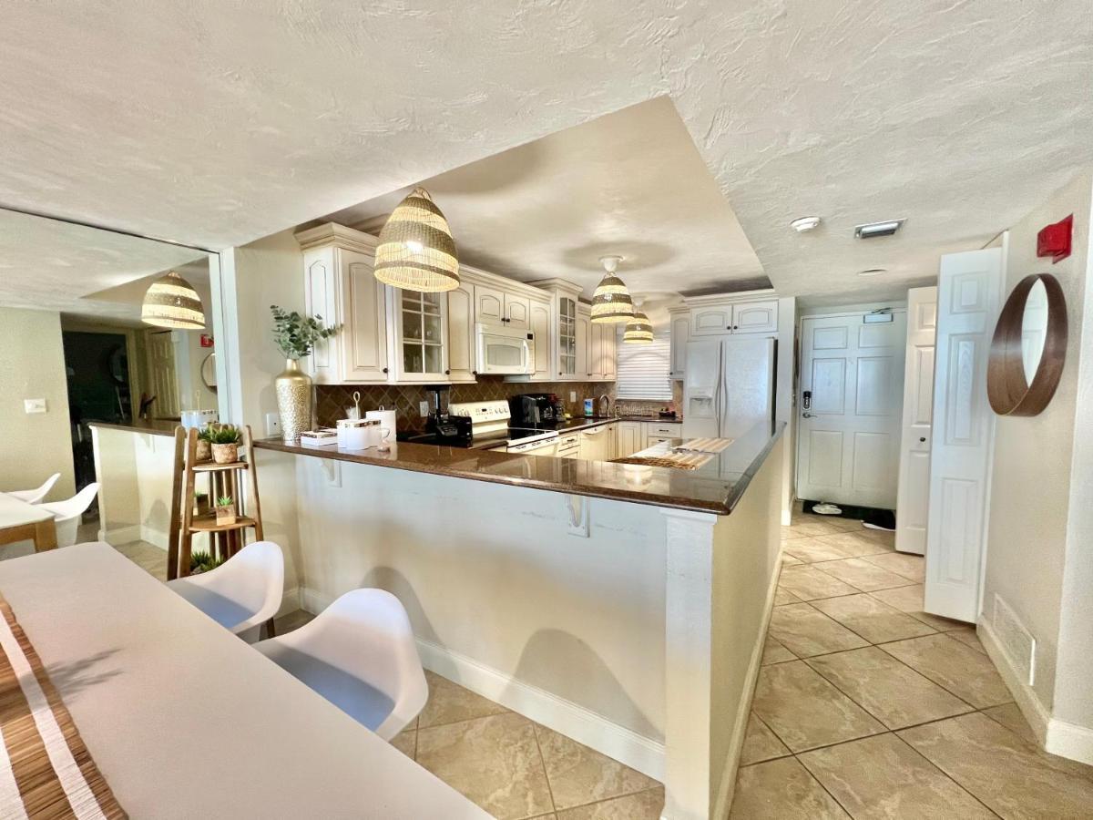 Beach Oasis 704 Lovely Daytona Ocean Front For 5 Sleeps Up To 12 Daytona Beach Eksteriør billede