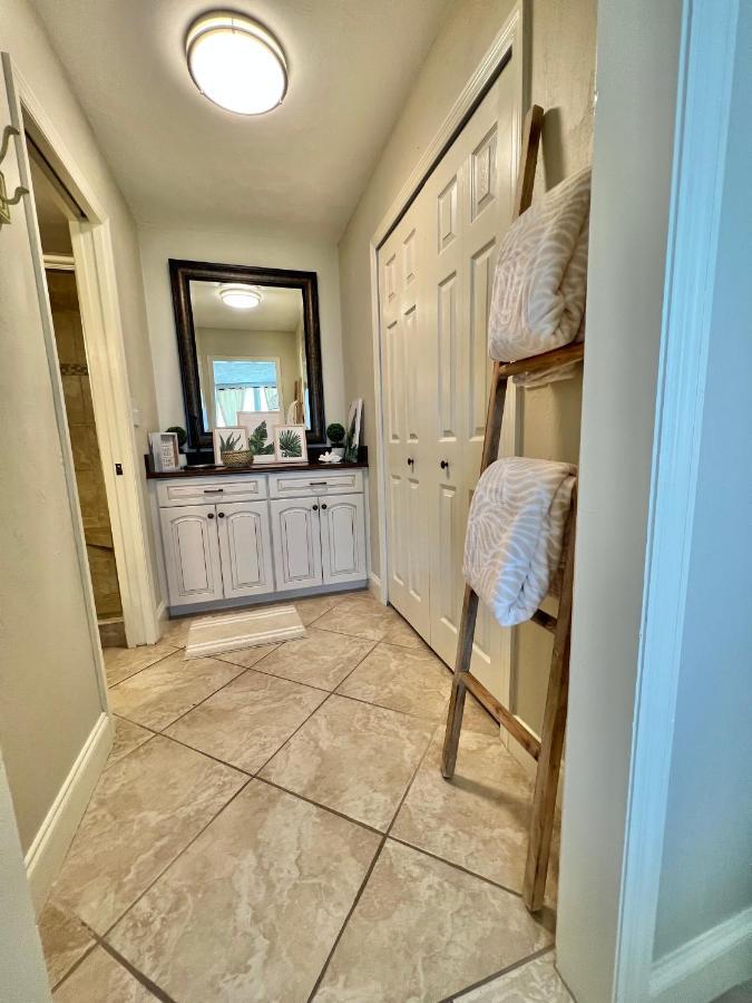 Beach Oasis 704 Lovely Daytona Ocean Front For 5 Sleeps Up To 12 Daytona Beach Eksteriør billede