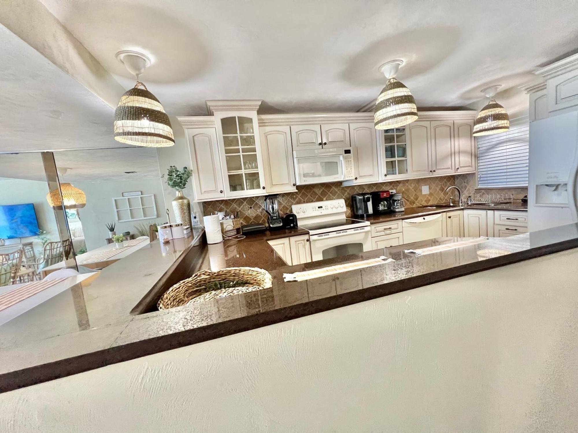 Beach Oasis 704 Lovely Daytona Ocean Front For 5 Sleeps Up To 12 Daytona Beach Eksteriør billede