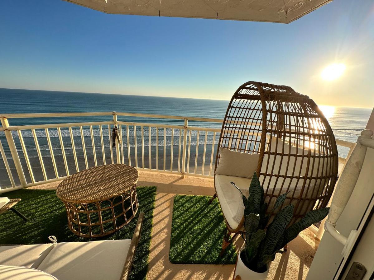 Beach Oasis 704 Lovely Daytona Ocean Front For 5 Sleeps Up To 12 Daytona Beach Eksteriør billede